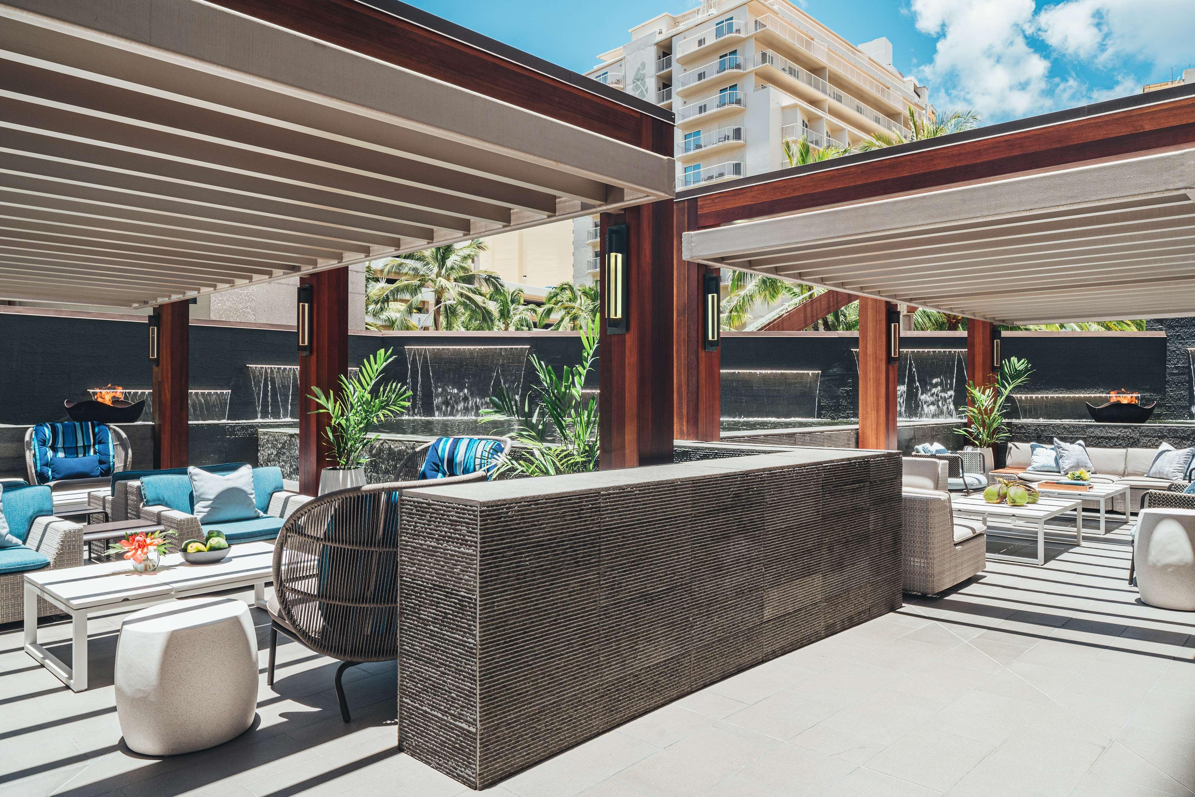 Hilton Grand Vacations Club Hokulani Waikiki Honolulu Hotel Exterior photo